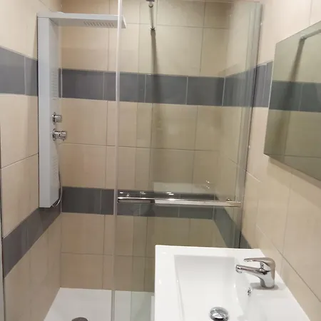 Apartment Meuble 3 Personnes Plien Pieds